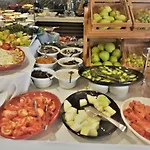Grand Vaves Hotel