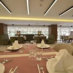 Hotel Grand Vaves