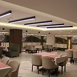 Hotel Grand Vaves