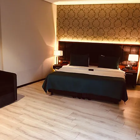 Grand Vaves Hotel 4*