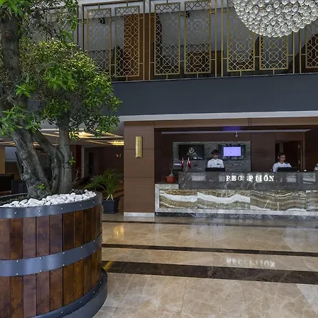 Grand Vaves Hotel 4*