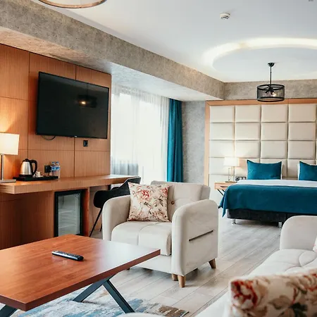Grand Vaves Hotel 4*
