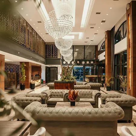 Hotel Grand Vaves