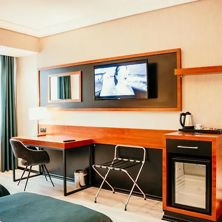 Hotel Grand Vaves 4*