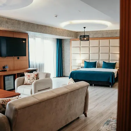 Grand Vaves Hotel 4*