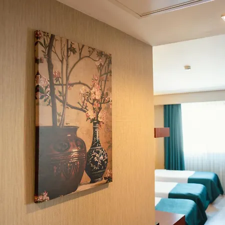 Hotel Grand Vaves