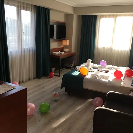 Grand Vaves 酒店 特拉布宗