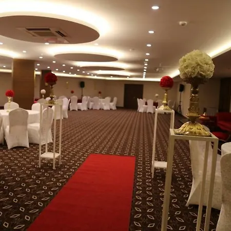 Grand Vaves Hotel 4*