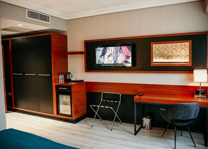 Grand Vaves Hotell 4*