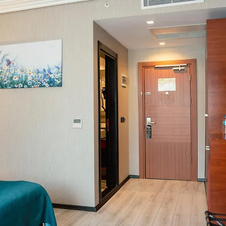 غراند فافيز 4*