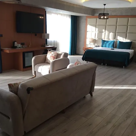 Ξενοδοχείο Grand Vaves 4*