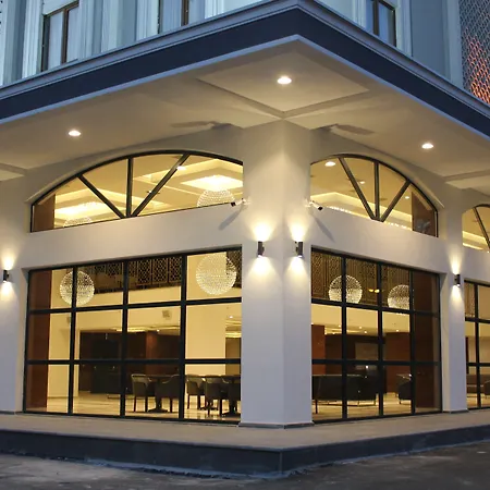 غراند فافيز 4*