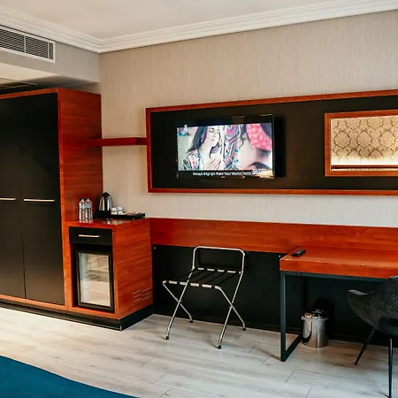 غراند فافيز فندق 4*