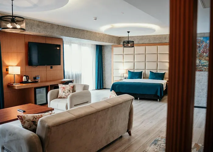 Grand Vaves Hotel 4*